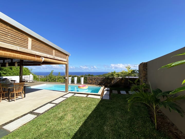 Vue panoramique sur l’Océan Indien depuis la villa
